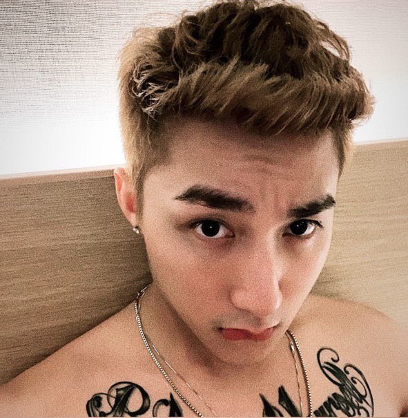 Chuẩn bị hợp tác cùng rapper người Mỹ, Sơn Tùng M-TP chơi lớn đổi hẳn style ăn mặc sang phong cách US-UK - Hình 1