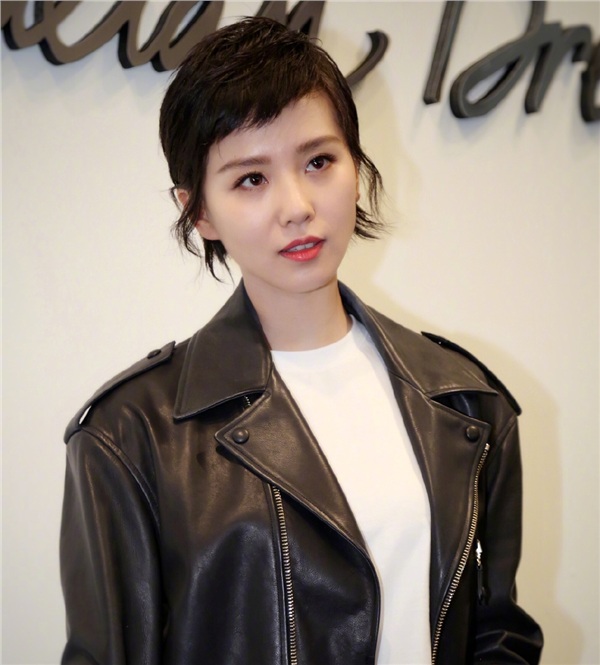 Đừng nghĩ cứ cắt mái là đẹp, không ít lần các sao cũng khóc ròng vì một phút xuống tóc đây! - Hình 12