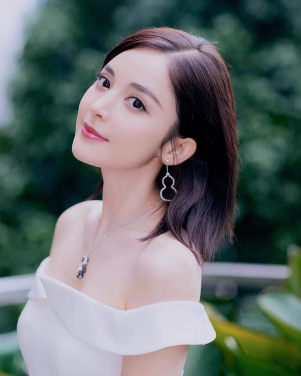 Đừng nghĩ cứ cắt mái là đẹp, không ít lần các sao cũng khóc ròng vì một phút xuống tóc đây! - Hình 29