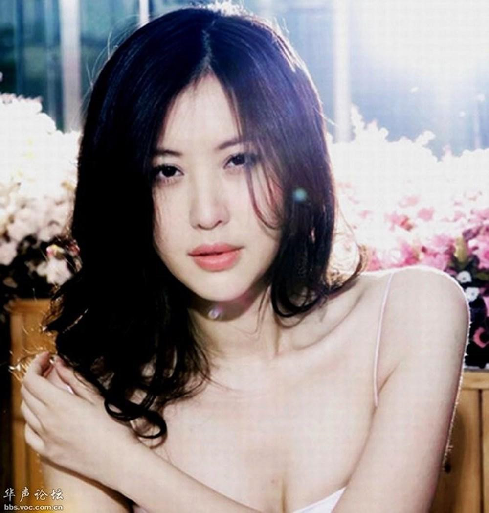 Hôn nhân áp lực của các cặp vợ chồng lệch hàng chục tuổi ở showbiz - Hình 3