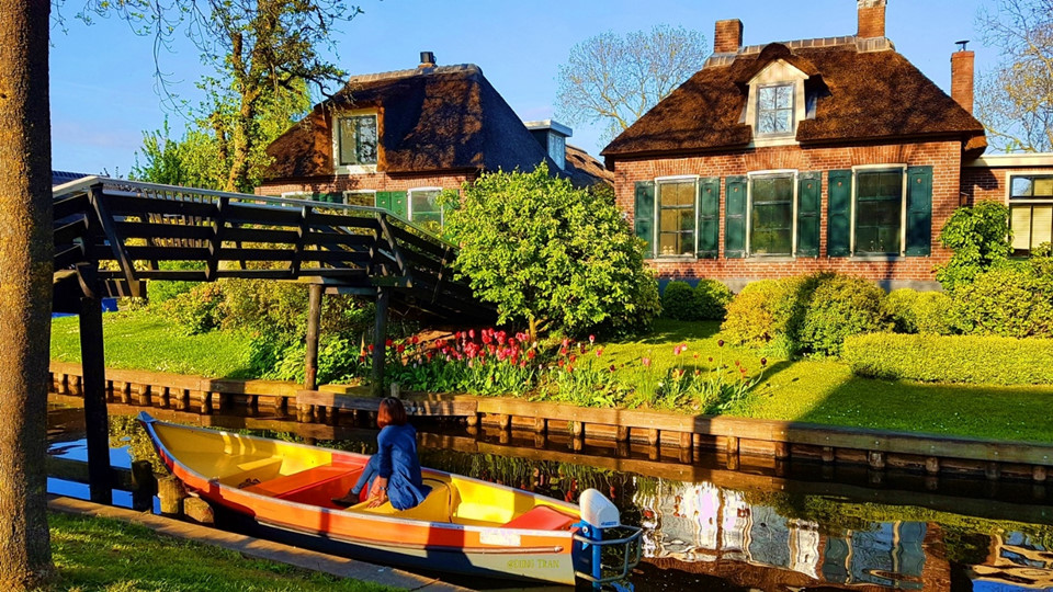 Khám phá Hà Lan: Amsterdam thi vị và câu chuyện về những chiếc thuyền thầm thì - Hình 8