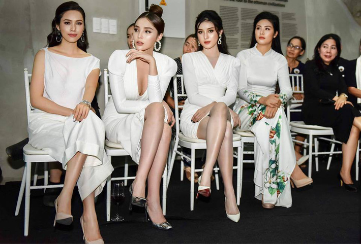 Lấn át cả dàn bông Hậu khi đứng chung khung hình, có thể không phải là nàng Hậu xinh đẹp nhất nhưng Kỳ Duyên luôn khác biệt nhất - Hình 3