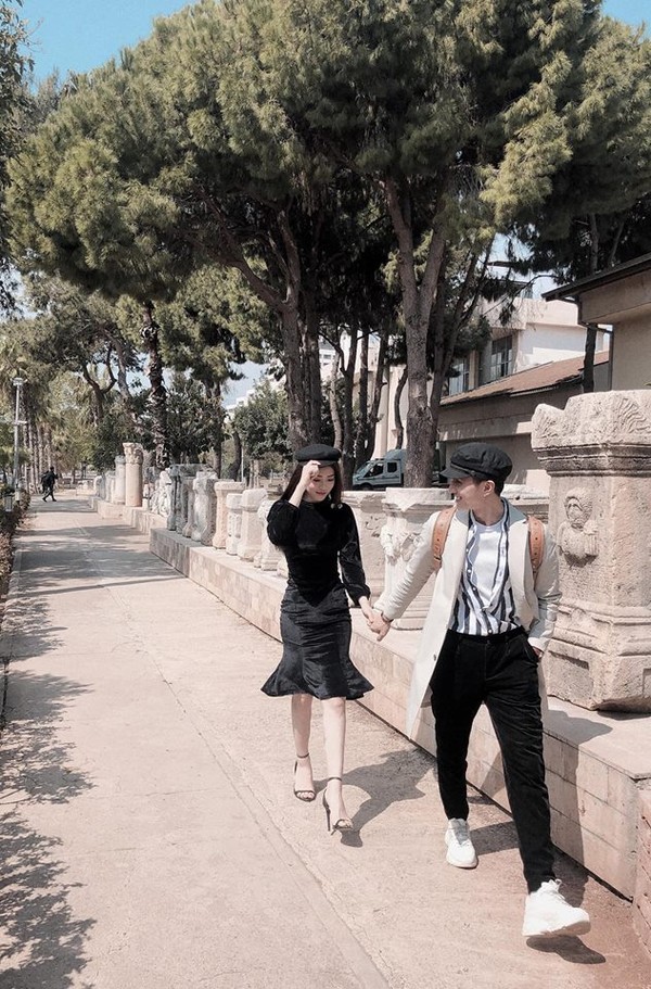 Phương Nga hạnh phúc khoe ảnh du lịch với Bình An, fan khuyên sang năm chụp ảnh cưới? - Hình 1