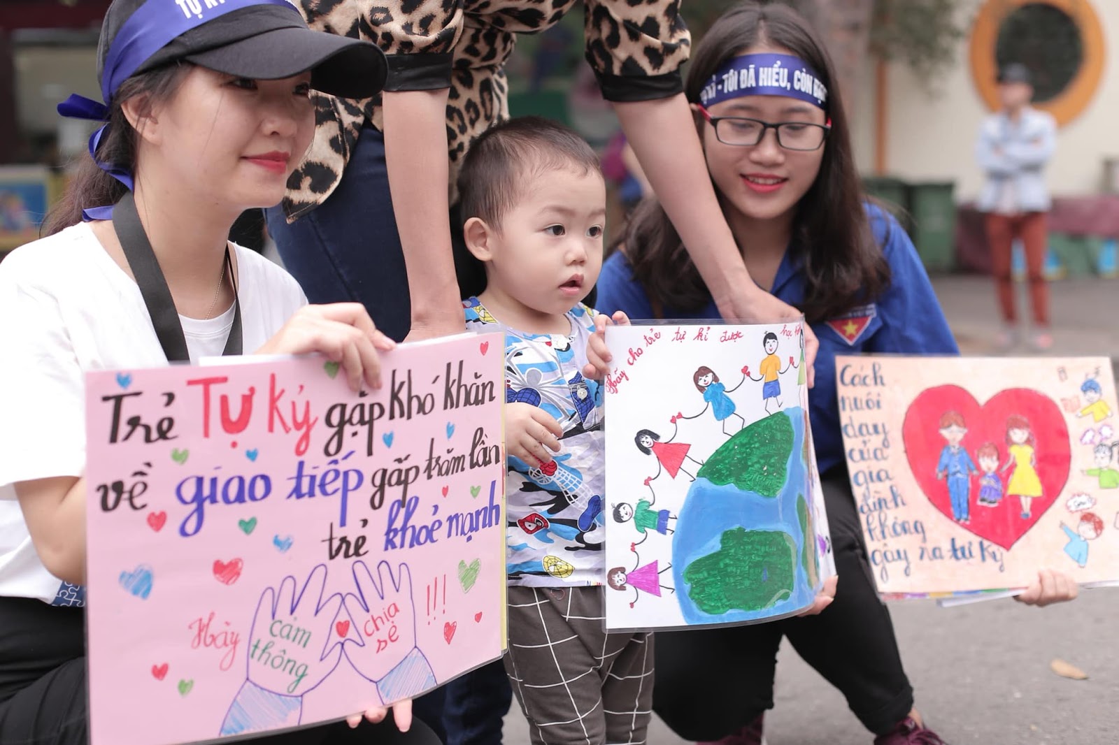Thái Thùy Linh cùng Phan Anh năng nổ ủng hộ tinh thần trẻ tự kỷ - Hình 18