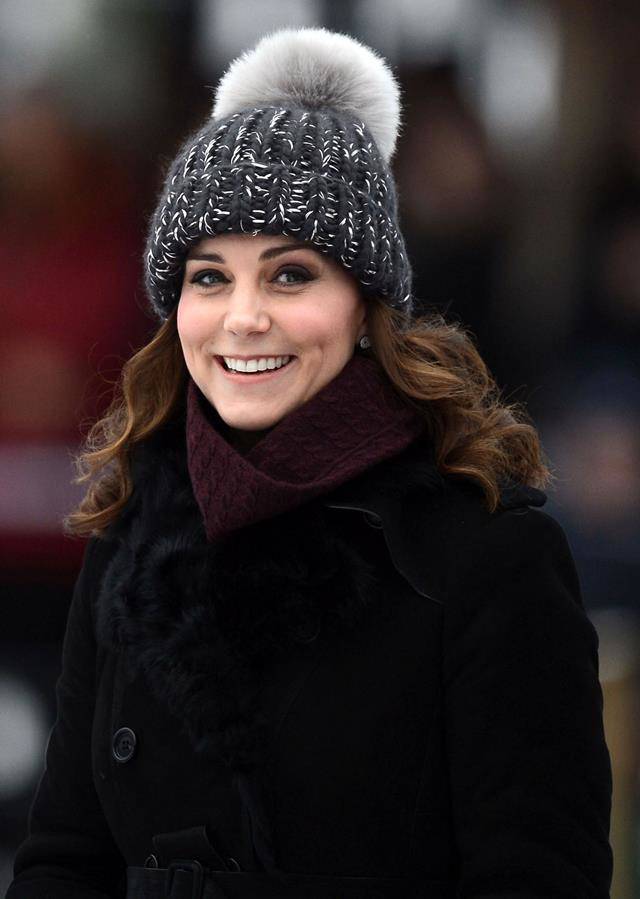 Tiểu tam tin đồn sở hữu nhan sắc thế nào mà có thể hớp hồn William, khiến Kate tức giận - Hình 11
