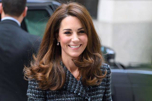 Tiểu tam tin đồn sở hữu nhan sắc thế nào mà có thể hớp hồn William, khiến Kate tức giận - Hình 13