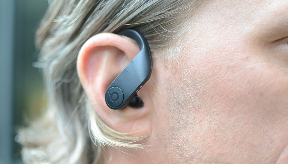 Trên tay tai nghe Powerbeats Pro của Apple mới ra mắt - Hình 3