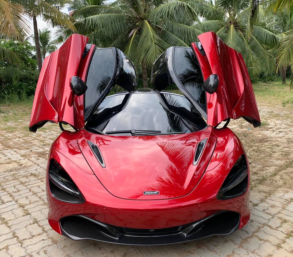 Siêu xe McLaren 720S đá cặp cùng Lamborghini Aventador mui trần trên đường  phố Đà Nẵng - Ôtô - Việt Giải Trí