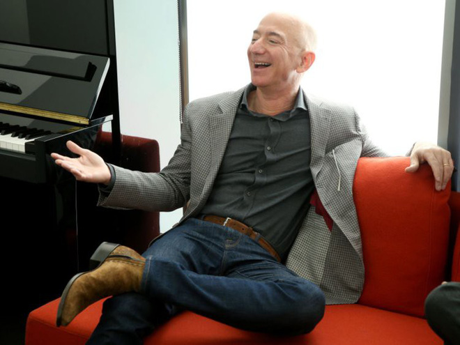 9 sự thật nổ não về sự giàu có tột cùng của CEO Amazon, Jeff Bezos - Hình 1