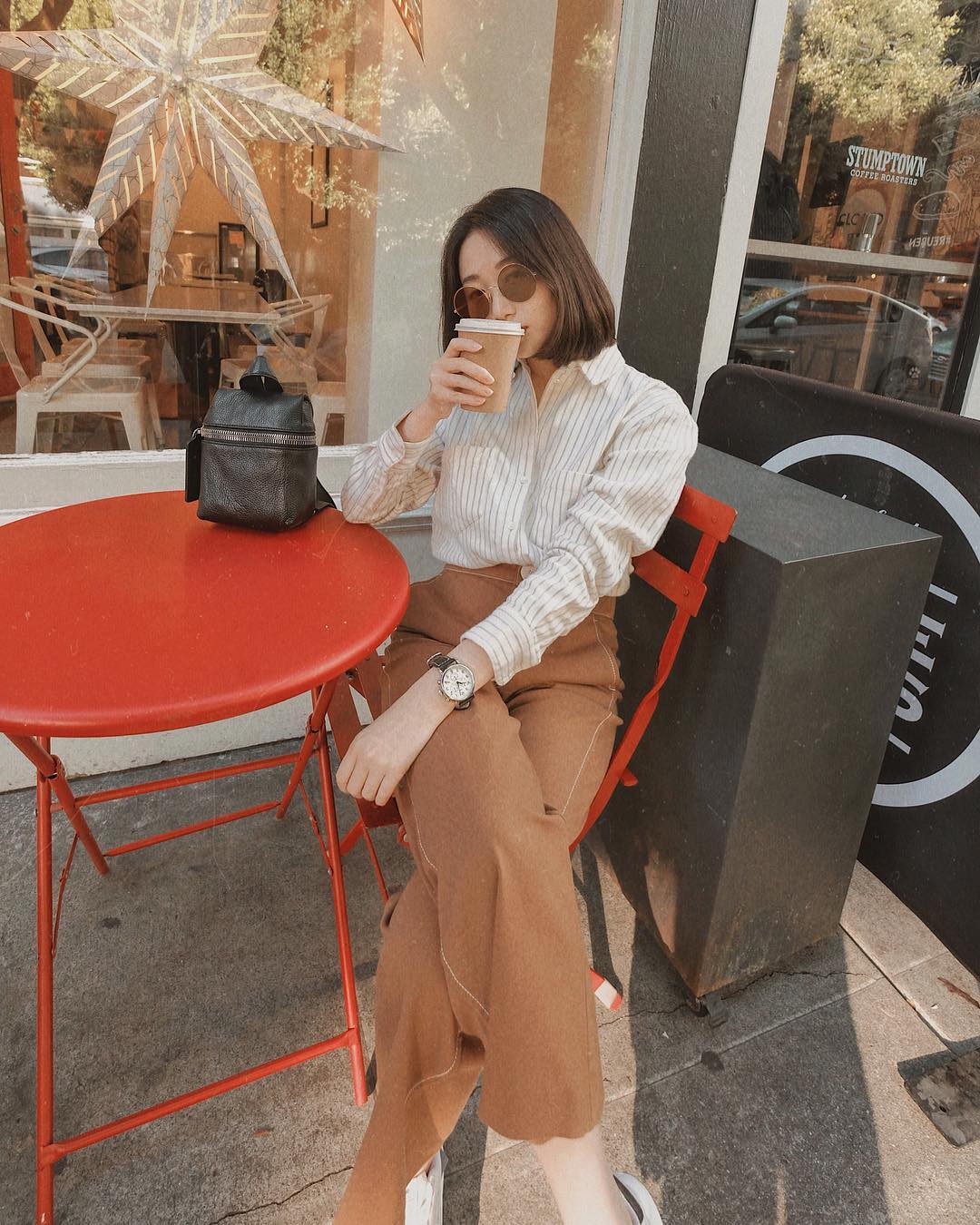 Có 1 kiểu trang phục giúp các nàng ăn gian cả chiều cao lẫn cân nặng, đó chính là đồ kẻ sọc - Hình 4