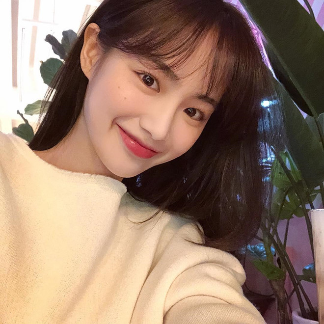 Hot girl mặt mộc có nét đẹp nguyên sơ thách thức giới make-up - Hình 6