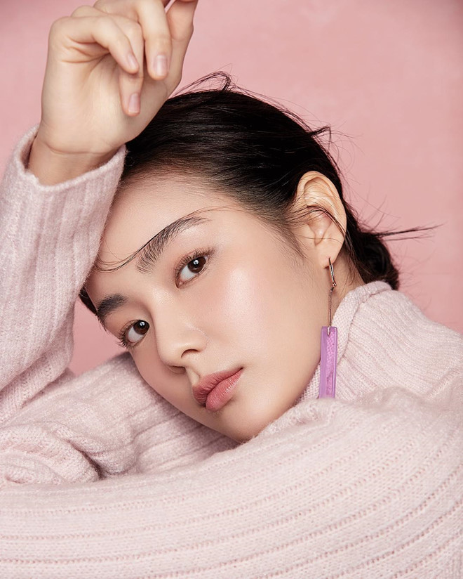 Hot girl mặt mộc có nét đẹp nguyên sơ thách thức giới make-up - Hình 11
