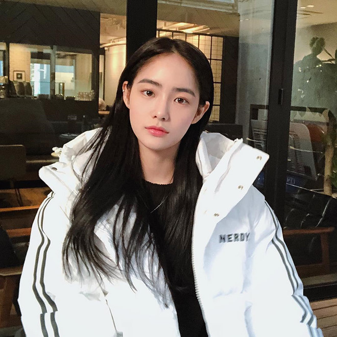 Hot girl mặt mộc có nét đẹp nguyên sơ thách thức giới make-up - Hình 9