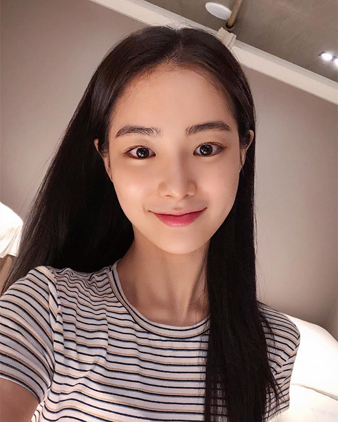 Hot girl mặt mộc có nét đẹp nguyên sơ thách thức giới make-up - Hình 7