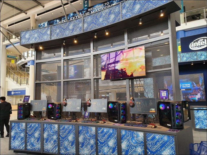 Intel trình diễn phần cứng mạnh mẽ dùng để chiến game tại Intel Extreme Masters 2019 - Hình 2