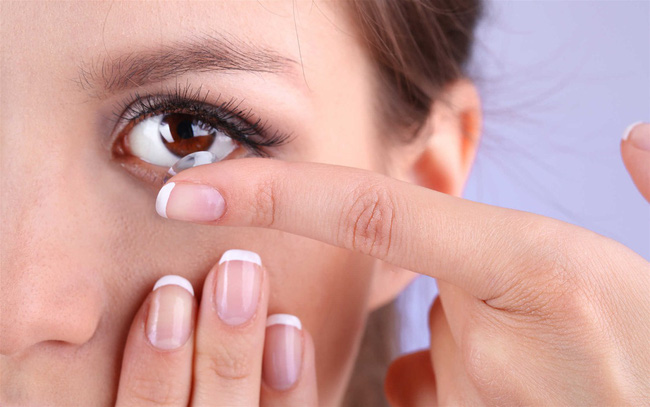 Những bức ảnh đáng sợ này chắc chắn sẽ khiến bạn nghĩ lại nếu trót lỡ đeo lens khi đi ngủ - Hình 2
