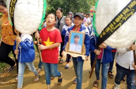 Xác định động cơ của kẻ xông vào trường học đâm nhiều cô trò - Hình 2