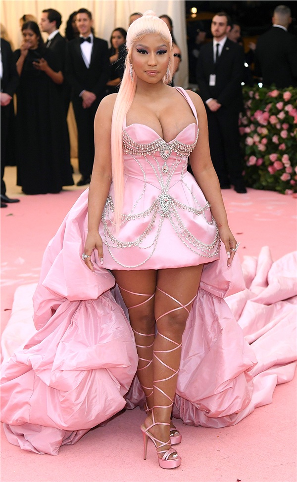 Mặc đồ sai chủ đề đến Met Gala, Nicki Minaj ngậm ngùi đổ lỗi cho nhà thiết kế - Hình 3