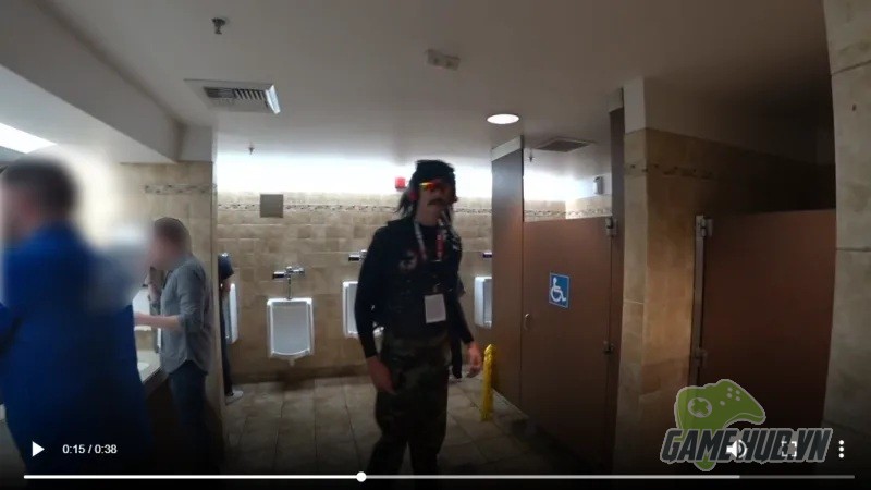 Livestream ngay trong nhà vệ sinh công cộng của E3, Dr Disrespect bị Twitch ban thẳng cánh - Hình 2