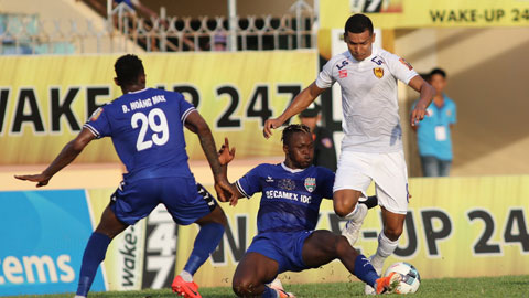 Khó lường cuộc đua trụ hạng V.League 2019 - Hình 1