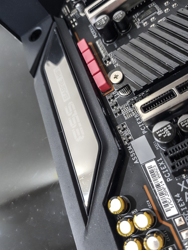 Đập hộp bo mạch chủ X570 Aorus Master: Điều khiến đội xanh lo lắng đã chính thức xuất hiện - Hình 10