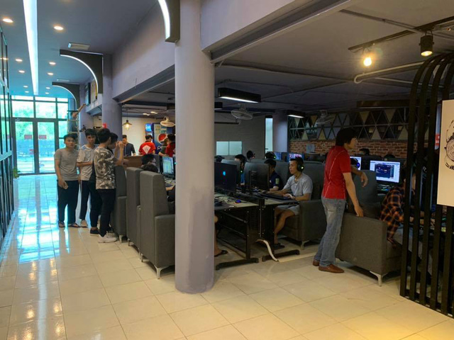 Không chịu thua kém game thủ Hà Nội, anh em Thanh Hóa khiến KOW Gaming Center quá tải ngay trong dịp khai trương - Hình 7