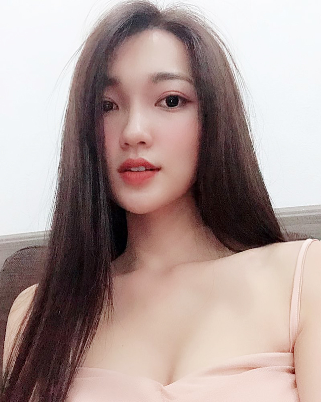 Bạn gái tin đồn của tiền vệ Văn Đưc gợi cảm với loạt ảnh bikini - Hình 18