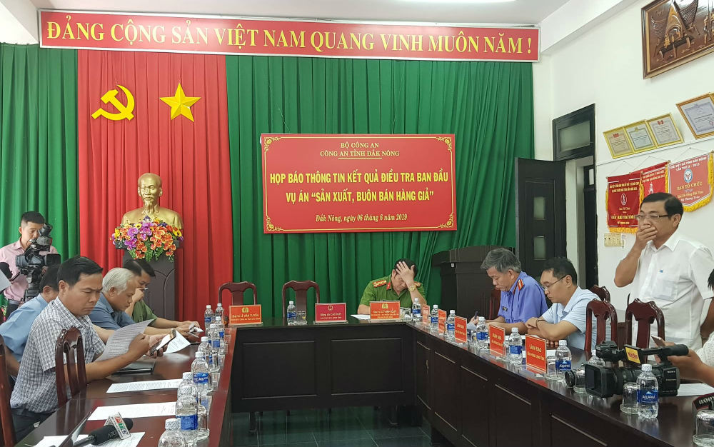 Bắt hơn 2 triệu lít xăng giả của đại gia Trịnh Sướng - Hình 1