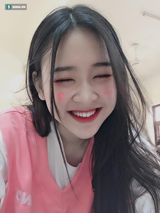 Được truy tìm sau bức ảnh mặc bikin.i, cô gái còn khiến dân mạng sốc vì thành tích khủng - Hình 10