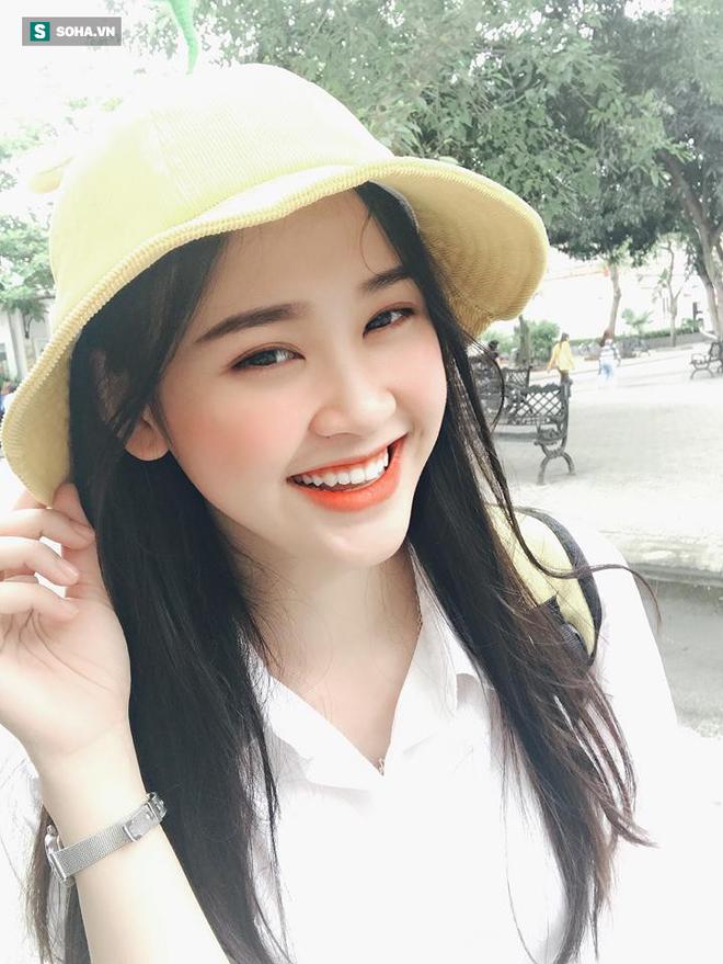 Được truy tìm sau bức ảnh mặc bikin.i, cô gái còn khiến dân mạng sốc vì thành tích khủng - Hình 9