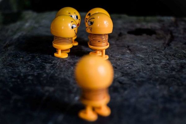 Giải mã cơn sốt lò xo mặt cười - món đồ chơi được người người, nhà nhà săn lùng mùa hè này - Hình 10