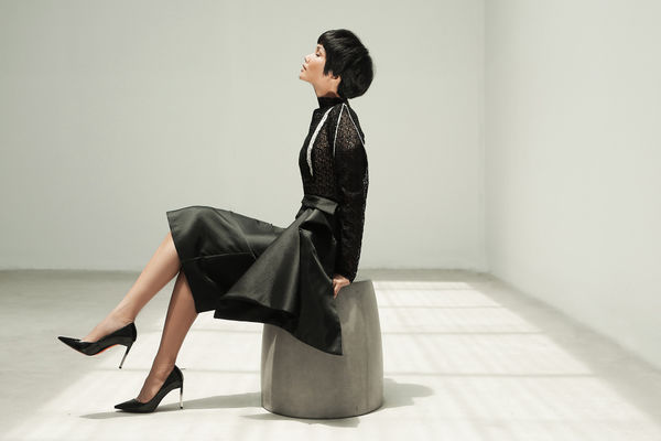 Không ngờ cũng có lúc HHen Niê chụp ảnh high fashion xuất thần thế này! - Hình 11