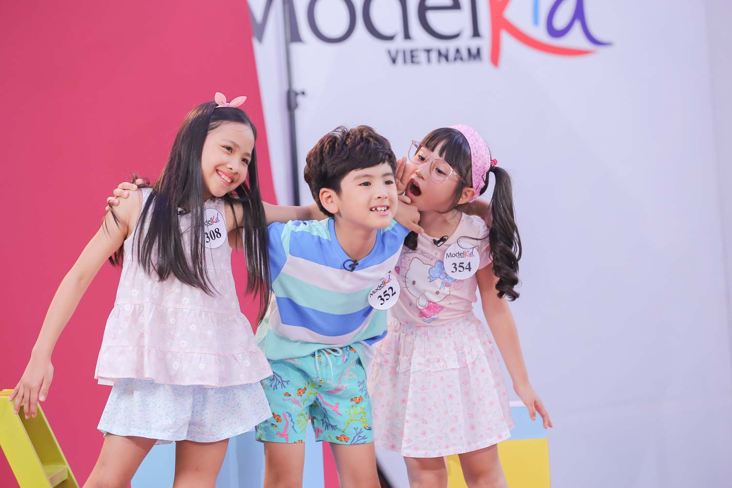 Tuyết Lan và Mâu Thủy dùng mọi cách để chiêu dụ thí sinh Model Kid Vietnam 2019 - Hình 2