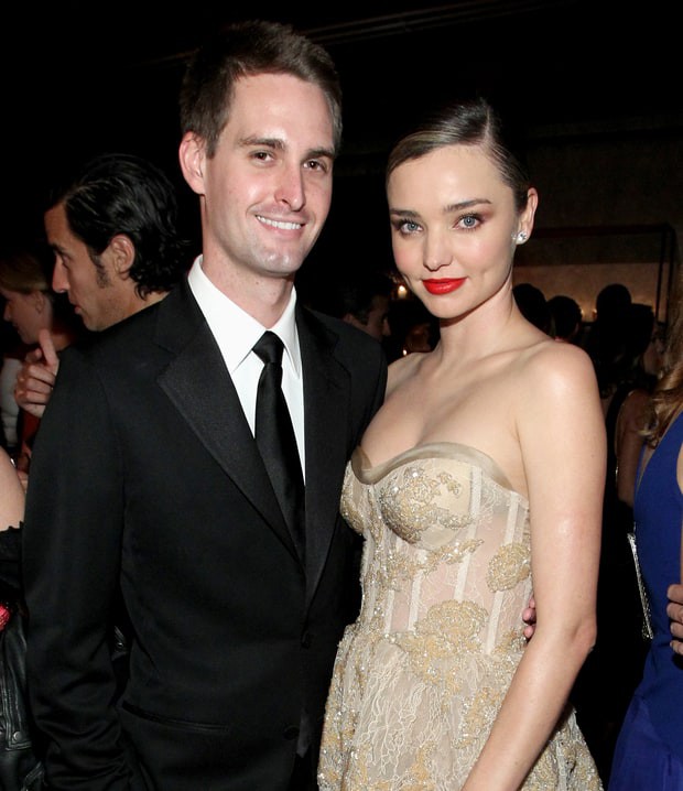 Vừa nói xấu chồng, siêu mẫu Miranda Kerr đã nhanh chóng nịnh bợ ông xã tỷ phú bằng cách này - Hình 2