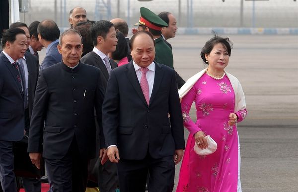 Phát hiện thú vị: Thủ tướng Nguyễn Xuân Phúc thường xuyên mặc tương đồng với phu nhân - Hình 16