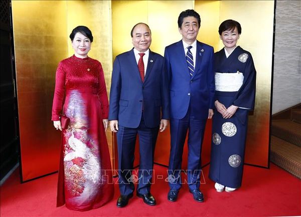 Phát hiện thú vị: Thủ tướng Nguyễn Xuân Phúc thường xuyên mặc tương đồng với phu nhân - Hình 20