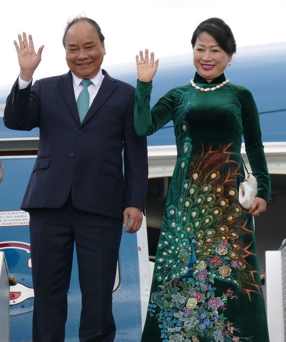 Phát hiện thú vị: Thủ tướng Nguyễn Xuân Phúc thường xuyên mặc tương đồng với phu nhân - Hình 2