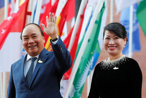 Phát hiện thú vị: Thủ tướng Nguyễn Xuân Phúc thường xuyên mặc tương đồng với phu nhân - Hình 17