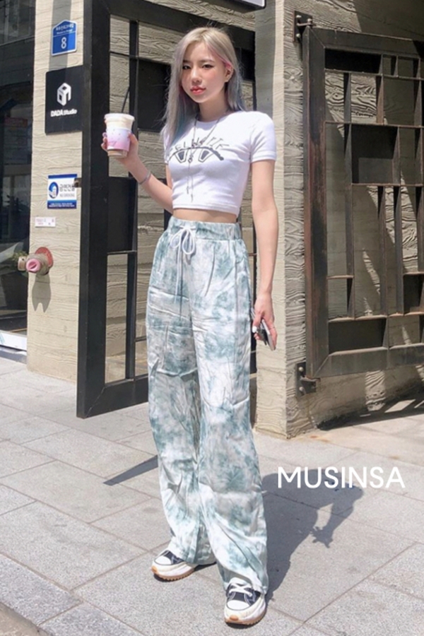 Bí kíp mix đồ mát mẻ, trẻ trung mà lại còn hợp trend dễ như ăn kẹo với street style của giới trẻ Hàn - Hình 10