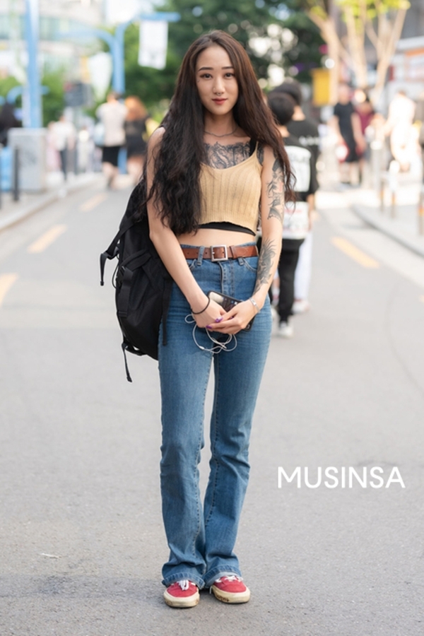 Bí kíp mix đồ mát mẻ, trẻ trung mà lại còn hợp trend dễ như ăn kẹo với street style của giới trẻ Hàn - Hình 3