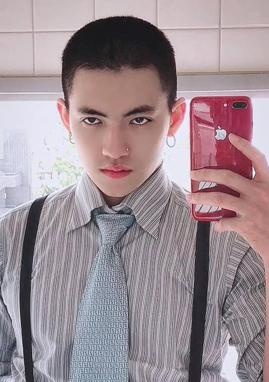 4 hot boy có màn dậy thì cực gắt, từ đẹp trai đến body 6 múi đủ cả - Hình 14