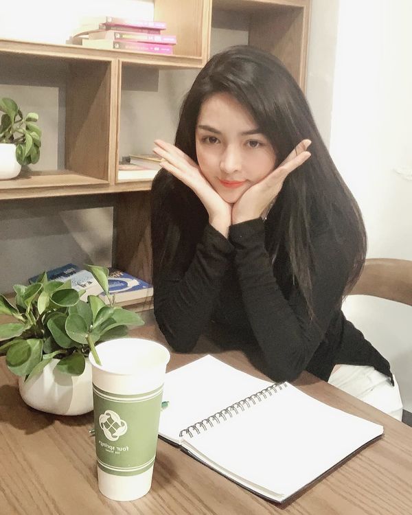5 năm sau dao kéo, Vũ Thanh Quỳnh ngày càng xinh đẹp như hotgirl, không ngại khoe vóc dáng quyến rũ - Hình 5