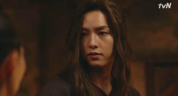 Arthdal Chronicles tập 11: Song Joong Ki ngả bài với Jang Dong Gun, muốn hợp tác nhưng bị phản bội - Hình 4