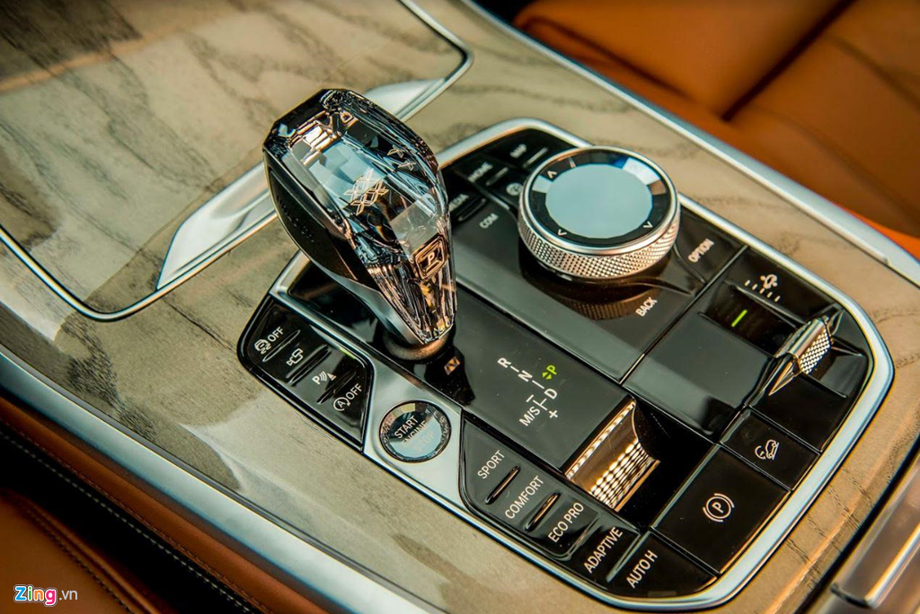 Chi tiết BMW X7 ra mắt VN, SUV sang cỡ lớn giá 7,5 tỷ đồng - Hình 10
