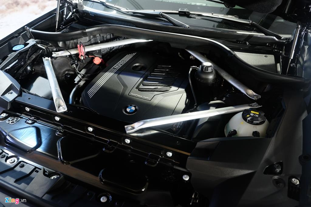 Chi tiết BMW X7 ra mắt VN, SUV sang cỡ lớn giá 7,5 tỷ đồng - Hình 8