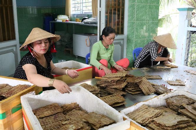 Độc đáo khô cá sấu ở An Giang - Hình 3