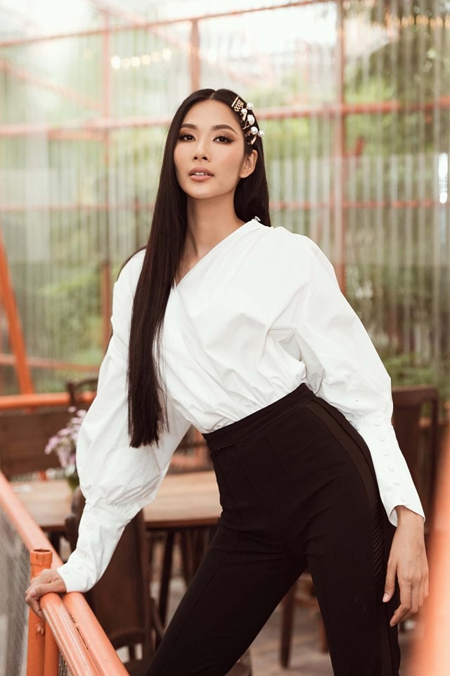Loạt khoảnh khắc chứng minh: Đẹp đôi như Hoàng Thùy và Rocker Nguyễn mà không yêu nhau thật phí! - Hình 9
