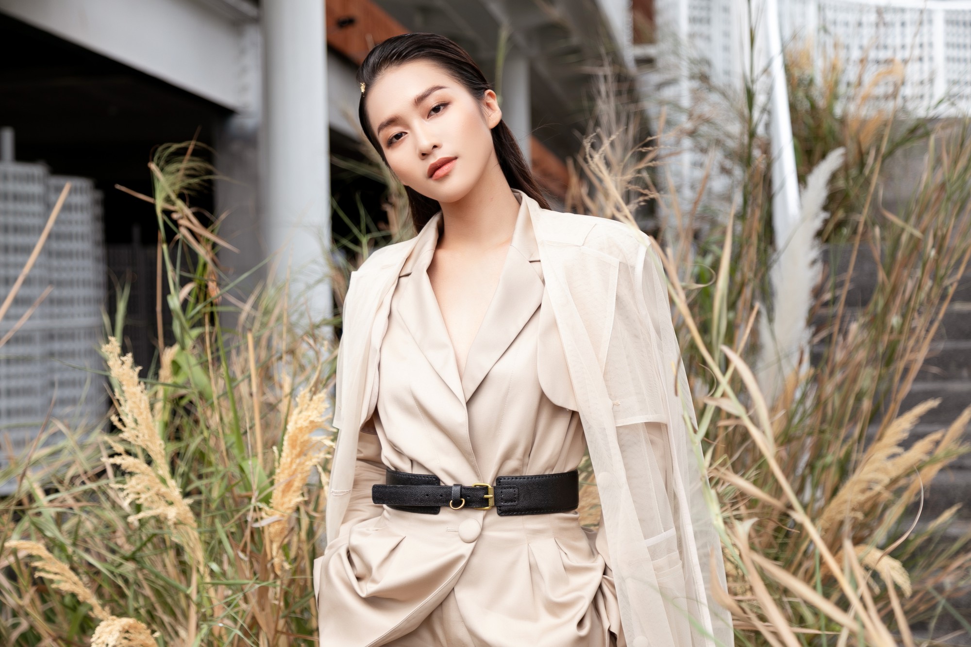 Ngọc Trinh nơm nớp lộ hàng, lọt thỏm giữa dàn người đẹp tóc siêu to khổng lồ như Hari Won, Jolie Nguyễn - Hình 14