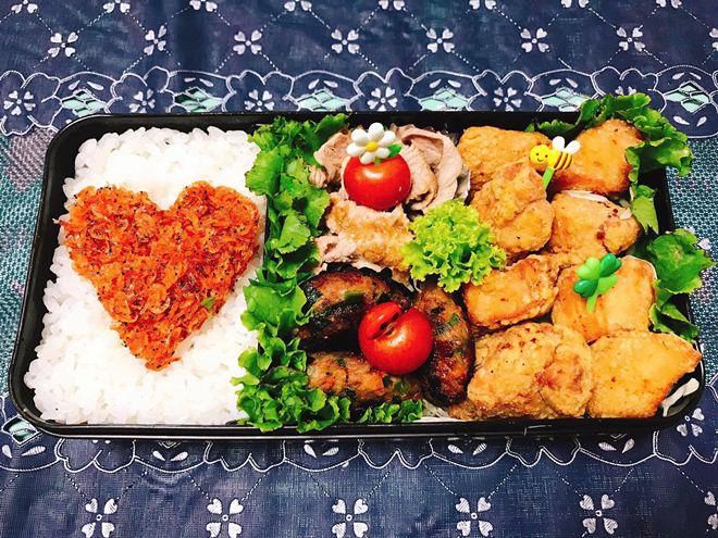 Những hộp cơm bento thịnh soạn của cô nàng khéo hết phần người ta chuẩn bị cho chồng - Hình 3