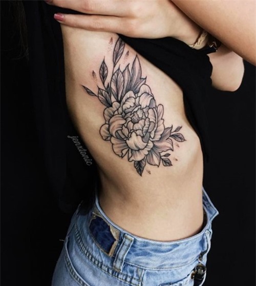 Xăm lườn: Xu hướng đẹp đau nhưng xứng đáng - Hình 4